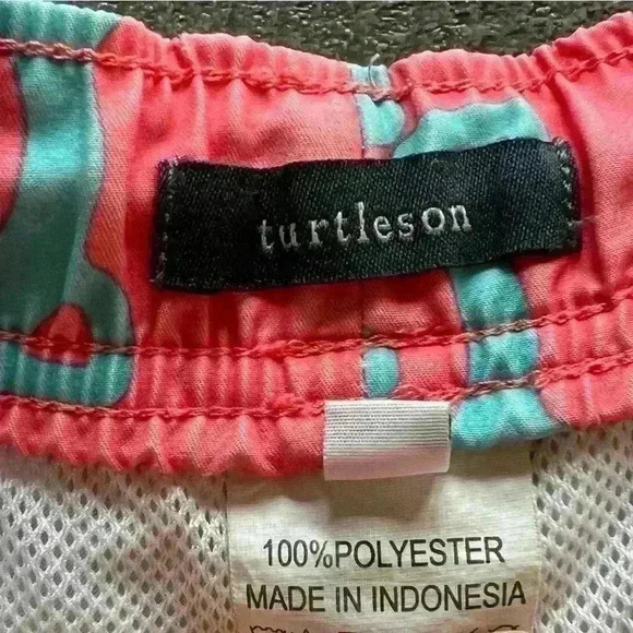 Men’s TURTLESON coral / blue turtle print swim trunks. Size 2XL - Picture 7 of 7